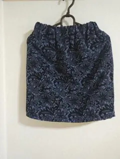 レ*イ様 青と濃紺の花柄ミニスカート