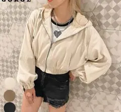 フード付き　秋冬　ショートパーカーブルゾン