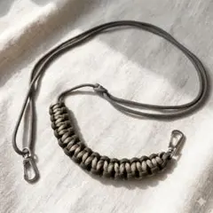 ✨人気✨パラコード　スマホショルダーオリーブグリーン　長さ調節可能　アウトドア