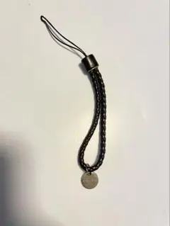 BOTTEGA VENETA 編み込みストラップ メタルチャーム付き