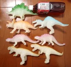 恐竜　フィギュア　ソフビ　蓄光　7体セット　まとめ売り