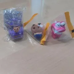 クレヨンしんちゃんのキャラクター フィギュア2体&キーホルダー1個セット