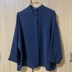 美品　ユニクロ　UNIQLO ドレープブラウス　　　ネイビー　XL