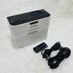 RICOH プロジェクター PJ WU5570 美品 ランプ時間318H - メルカリ