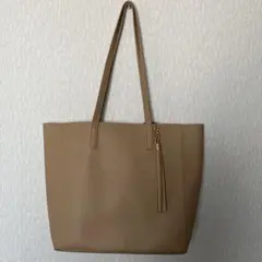 ベージュ タッセル付きショルダーバッグ トートバッグ