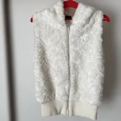 フェイクファーフード付きベスト