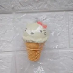Hello Kitty アイスクリーム スクイーズ キーホルダーのサムネイル