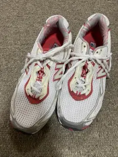 New Balance 829 ホワイト/レッド スニーカー