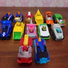 パウ・パトロール ダイキャストビークル13台セット＋1台