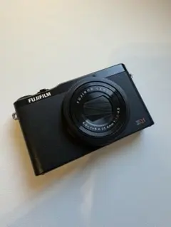 ■ほぼ新品■ FUJIFILM FX-XQ1S Amazon | FUJIFILM デジタルカメラ XQ1 シルバー F FX-XQ1S