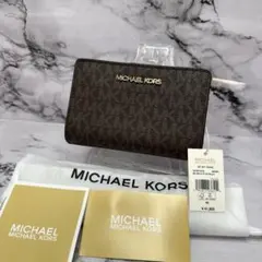 (新品未使用タグ付)大人気、マイケルコース、折財布、人気色、黒、茶、金ロゴ、総柄