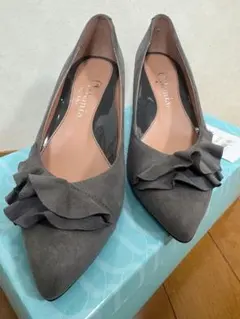 artemis by DIANA グレー フリル付き ハイヒール 5cm