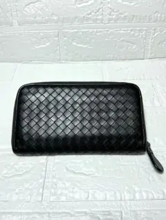 ボッテガベネタ長財布イントレチャート黒　ラウンドファスナー