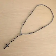 クロスネックレス　ブラック　シルバー