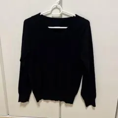 UNIQLO 黒 Vネック 長袖ニットセーター
