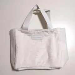 セシルマクビー　CECIL McBEE　ふわふわ　冬　トートバッグ　ホワイト