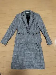 レディーススーツ