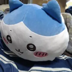 ちいかわ　もっちるねそべりBIGぬいぐるみ　ハチワレ