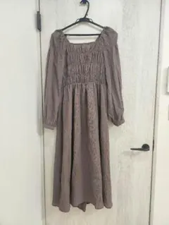 ダブルクローゼット　ワンピース　くすみピンク　春服　ロングワンピース