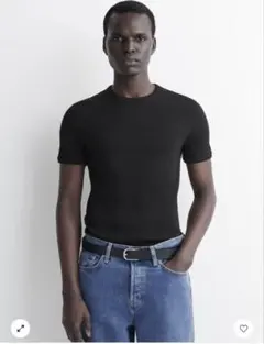 COS スリムフィットリブTシャツ ブラックのサムネイル