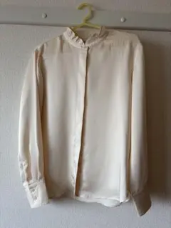 UNIQLO アイボリー襟フリル長袖シャツ L