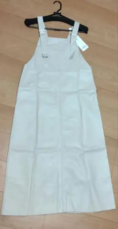 ブージュルード　合皮ワンピース　ジャンパースカート新品未使用