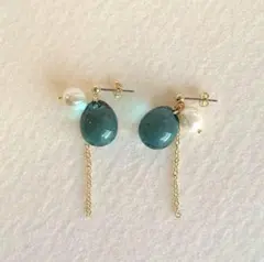 ♥️ダークグリーンの鈴丸ビーズ♪エレガントピアス　ハンドメイド