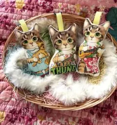 コヤンイサムチョン＊薄型ぬいぐるみチャーム[猫着ぐるみビキニ&白×黒