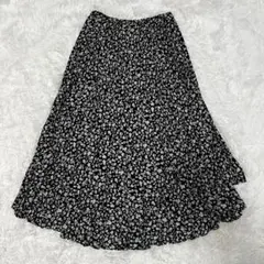 【ロペピクニック】美品✨小花柄　フレアスカート　M 黒　白　可愛い　ロング丈