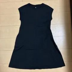UNIQLO 黒 キッズ　ノースリーブワンピース 140