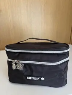 MARY QUANT ブラックポーチ