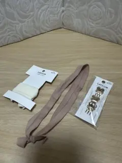 ヘアゴムとゴールドヘアクリップセット