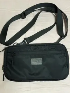 FILA ブラックショルダーバッグ