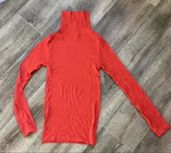 ユニクロ 極暖 Tシャツ