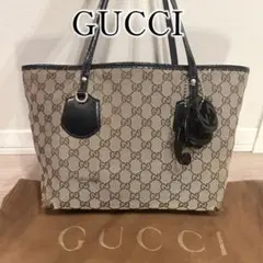 保存袋✨GUCCI モノグラムGGチャーム付 キャンバス トートバッグのサムネイル