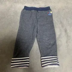 ホットビスケット　グレーの長ズボン ストライプ裾 クマ刺繍