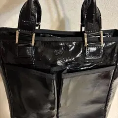 【格安】 ANYA HINDMARCH 黒 エナメル トートバッグのサムネイル