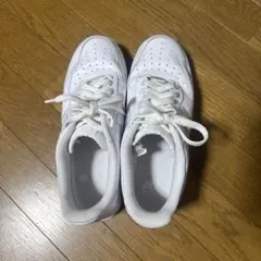 NIKE AIR FORCE 1 ホワイト スニーカー