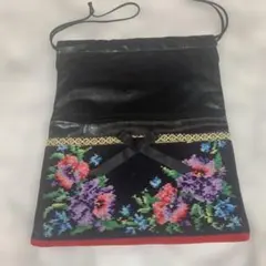 フェイラー　花柄刺繍レザーポーチ