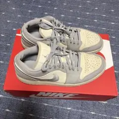 Nike Air Jordan 1 Low クリーム/グレー