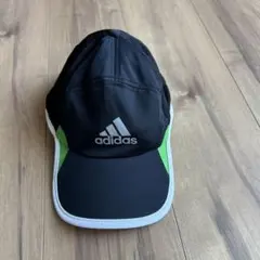 adidas スポーツキャップ ブラック×グリーン　ランキャップ　キャップ