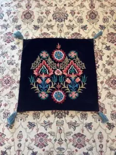 【 廃盤 】 ★unico★ クッションカバー 刺繍 ブラックのサムネイル
