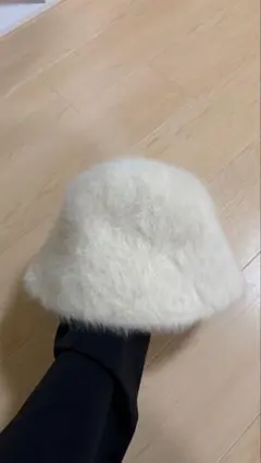 ホワイトファーバケットハット