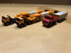 トミカ　メルセデスベンツ　特殊車両セット　ウニモグ　シュナーベル式トレーラー