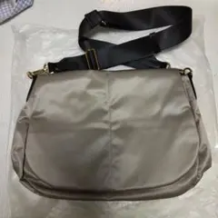 Item thumbnail for item d737246d-f986-4d89-81b0-5ace3de565af