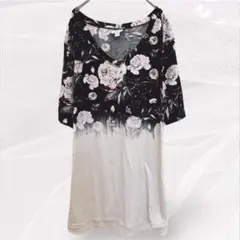 ルーラロー チュニック Ｖネック 半袖 花柄 2XL 黒 白 普段着ビッグサイズのサムネイル