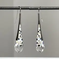 【激安美品】スワロフスキー ドロップ型 クリスタル装飾ピアス