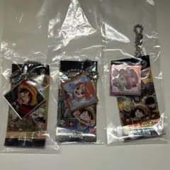 ワンピース 大海賊シールウエハース ミニチュアチャーム ルフィ ナミ　チョッパー