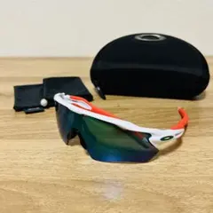 OAKLEY THUMP イヤフォンスポーツサングラス 巾着付き/QW94 OAKLEY THUMP イヤフォンスポーツサングラス 巾着付き/QW94