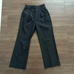 アースミュージックアンドエコロジー 黒 ワイドパンツ 裾スリット付き